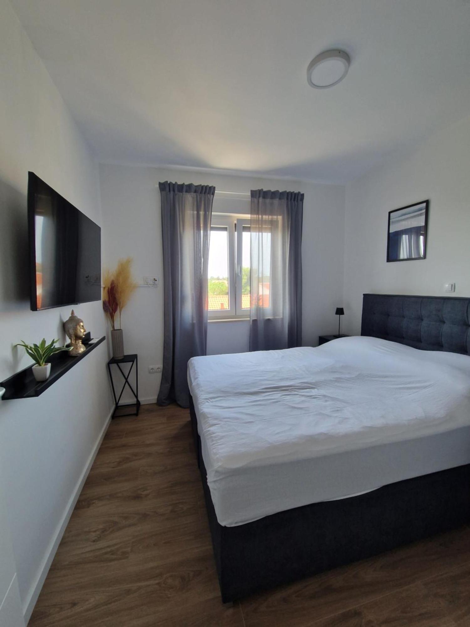 Deluxe Apartment Mila Nin Extérieur photo